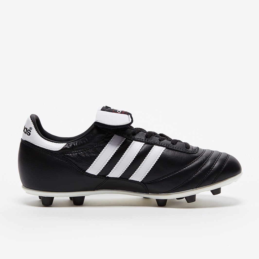 Adidas Copa Mundial — dettaglio — attrezzatura calcio Genova
